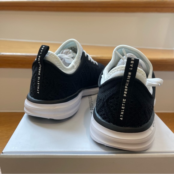 NWT APL Phantom Running Shoes Athletic Propulsion Labs Sneakers Black / White - Picture 4 of 16